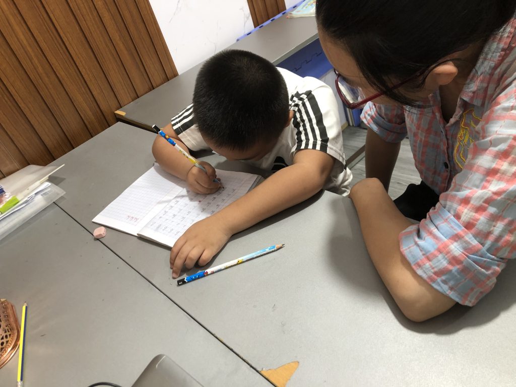 Lớp học Luyện viết chữ đẹp tại Bình Thạnh - TPHCM